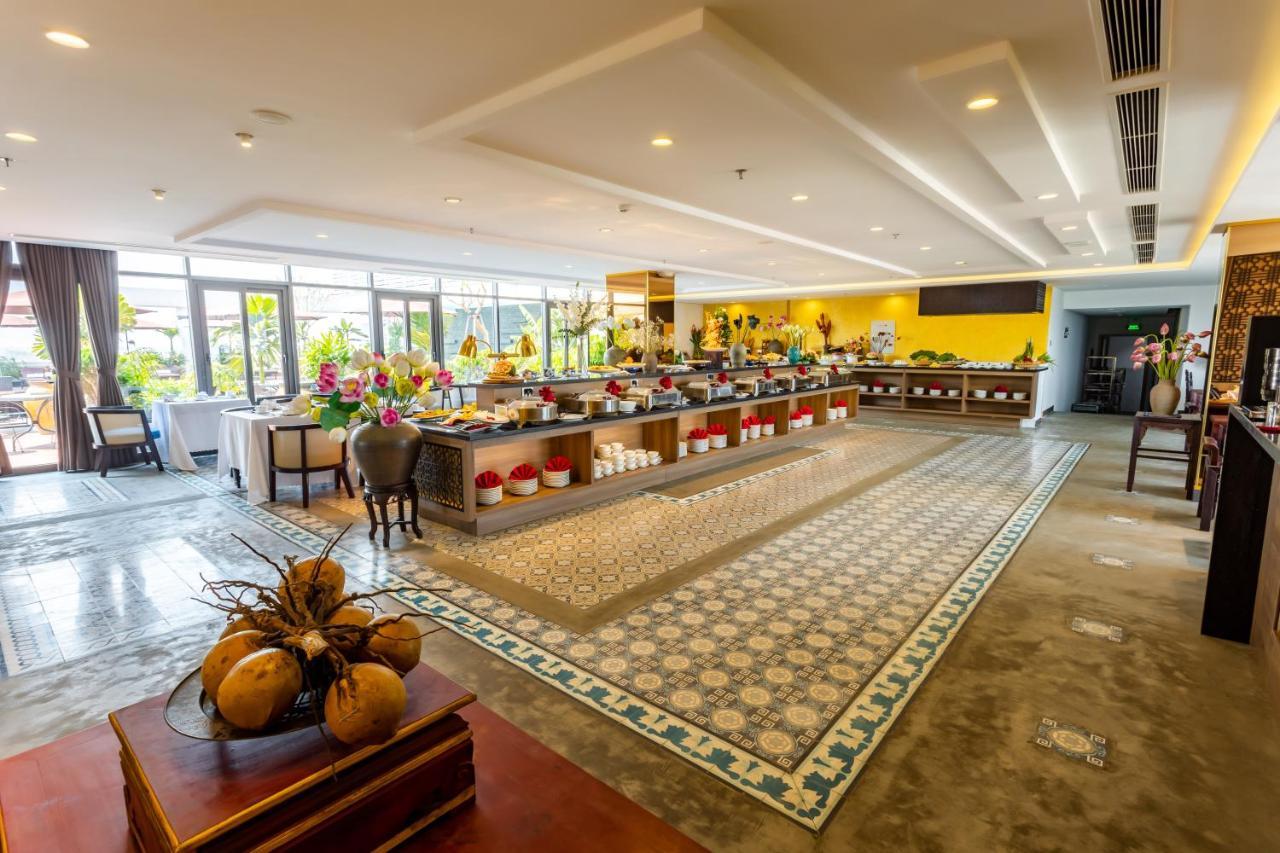 White Lotus Hue Hotel Bagian luar foto