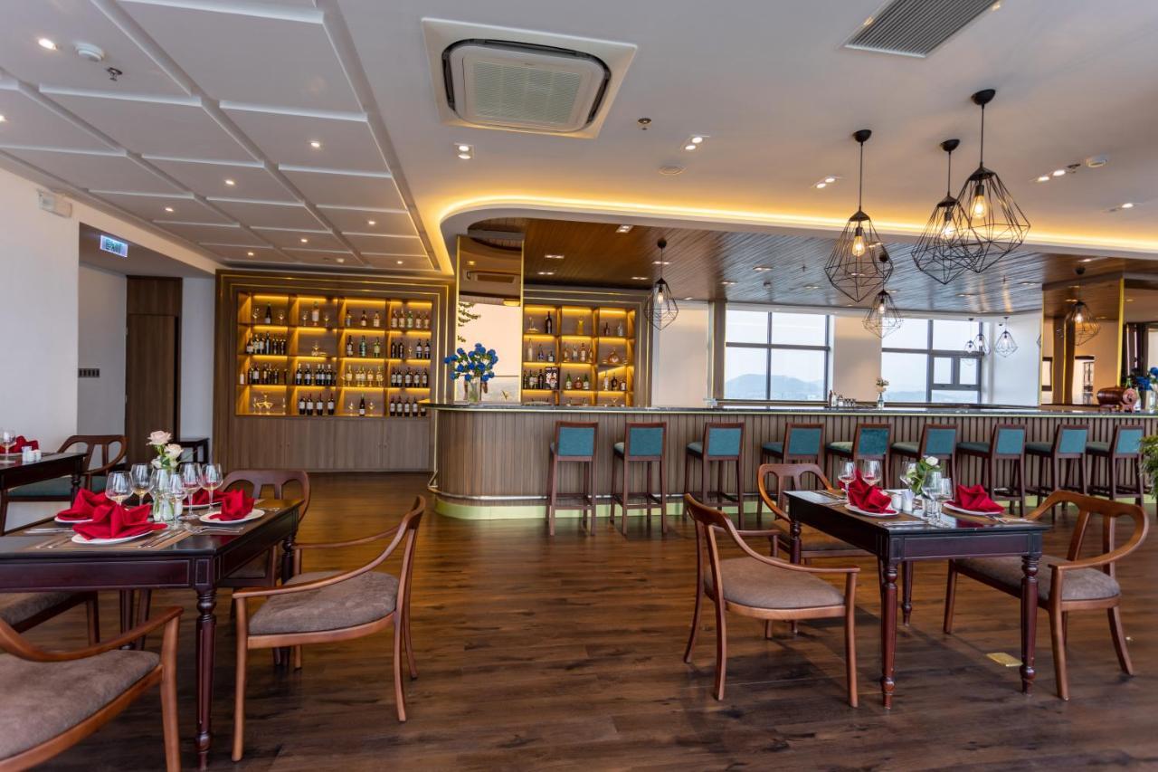 White Lotus Hue Hotel Bagian luar foto