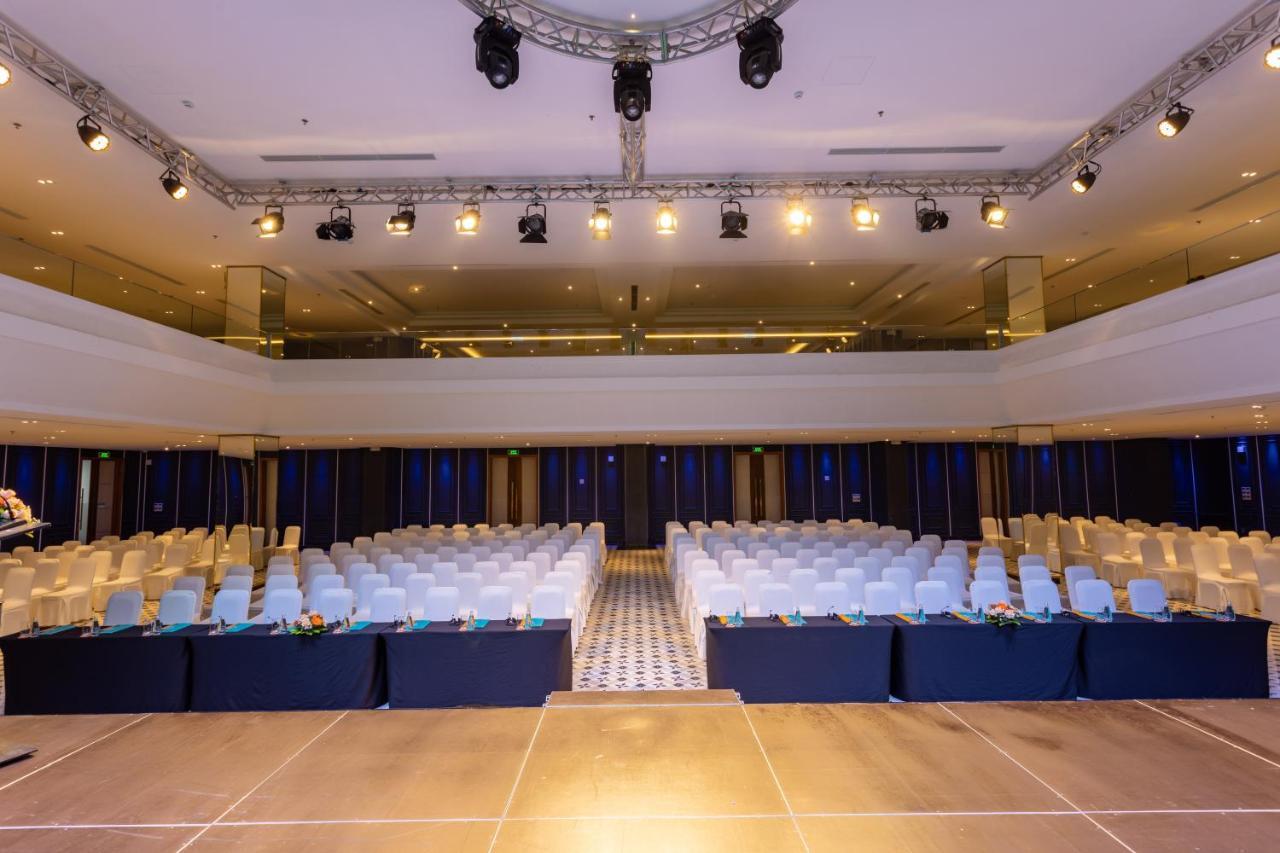 White Lotus Hue Hotel Bagian luar foto